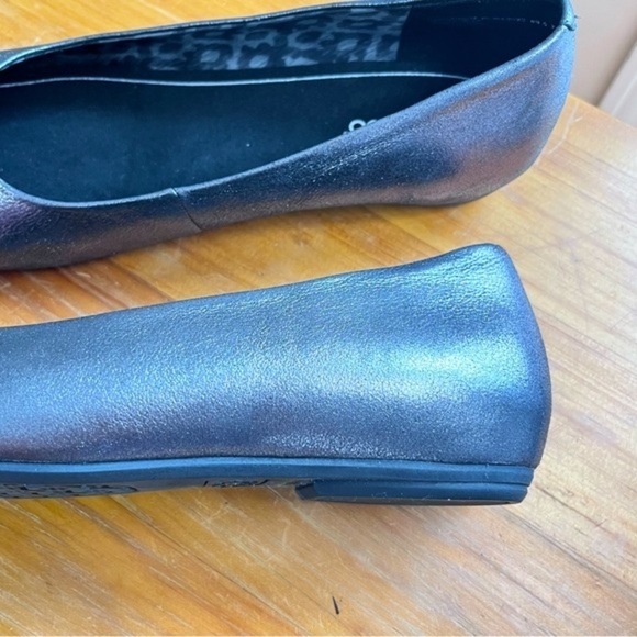 Abeo PRO Cambridge Round Toe Metallic Leather Flats - Picture 8 of 13